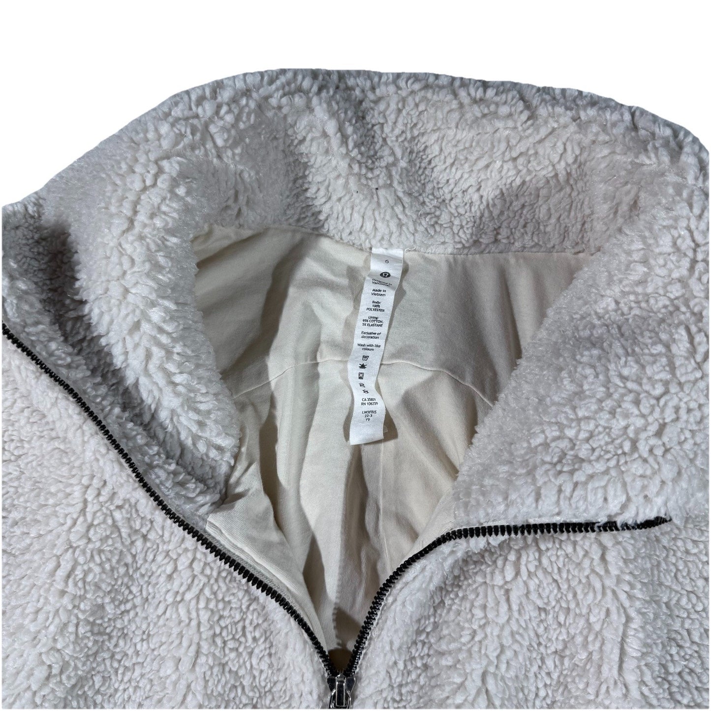 Lululemon Women’s White Sherpa Fleece Zip Jacket Size 6 Cozy Lined Logo