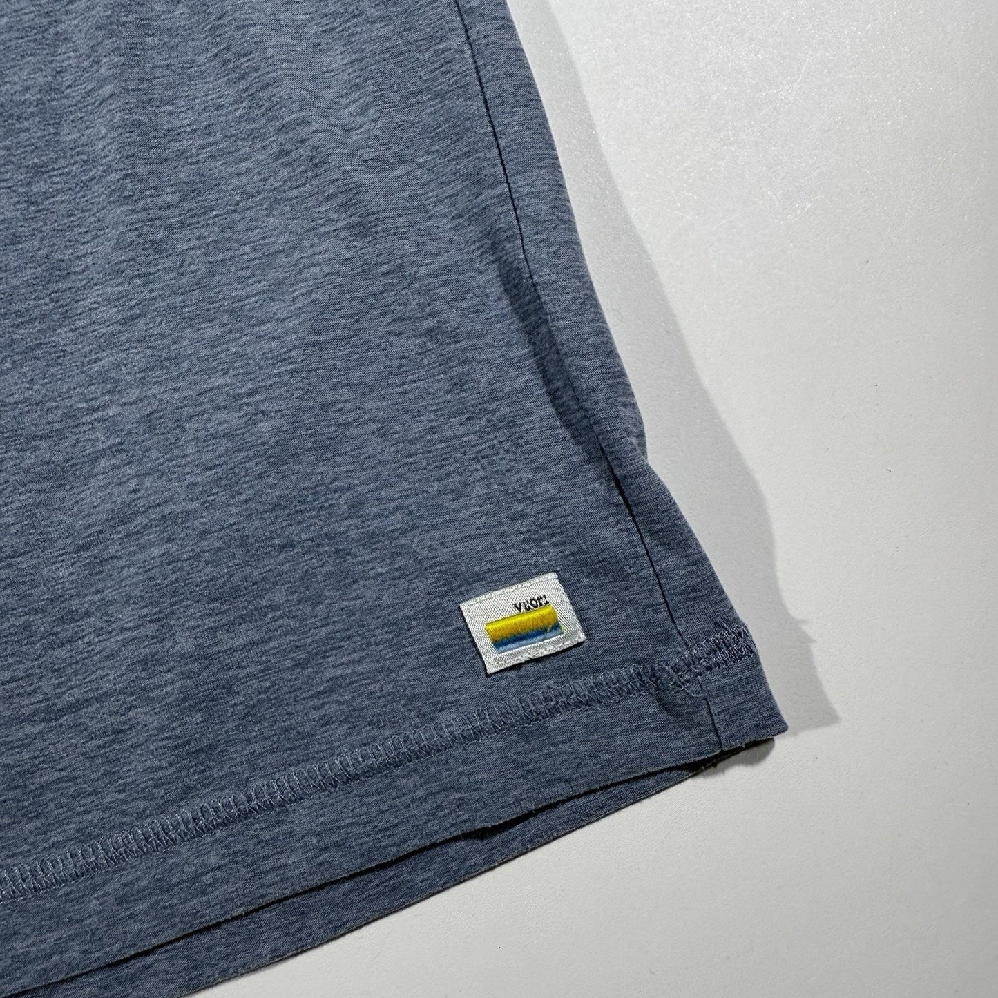 Vuori Strato Tech Tee Shirt Mens XL Blue Short Sleeve T-Shirt Stretch V126