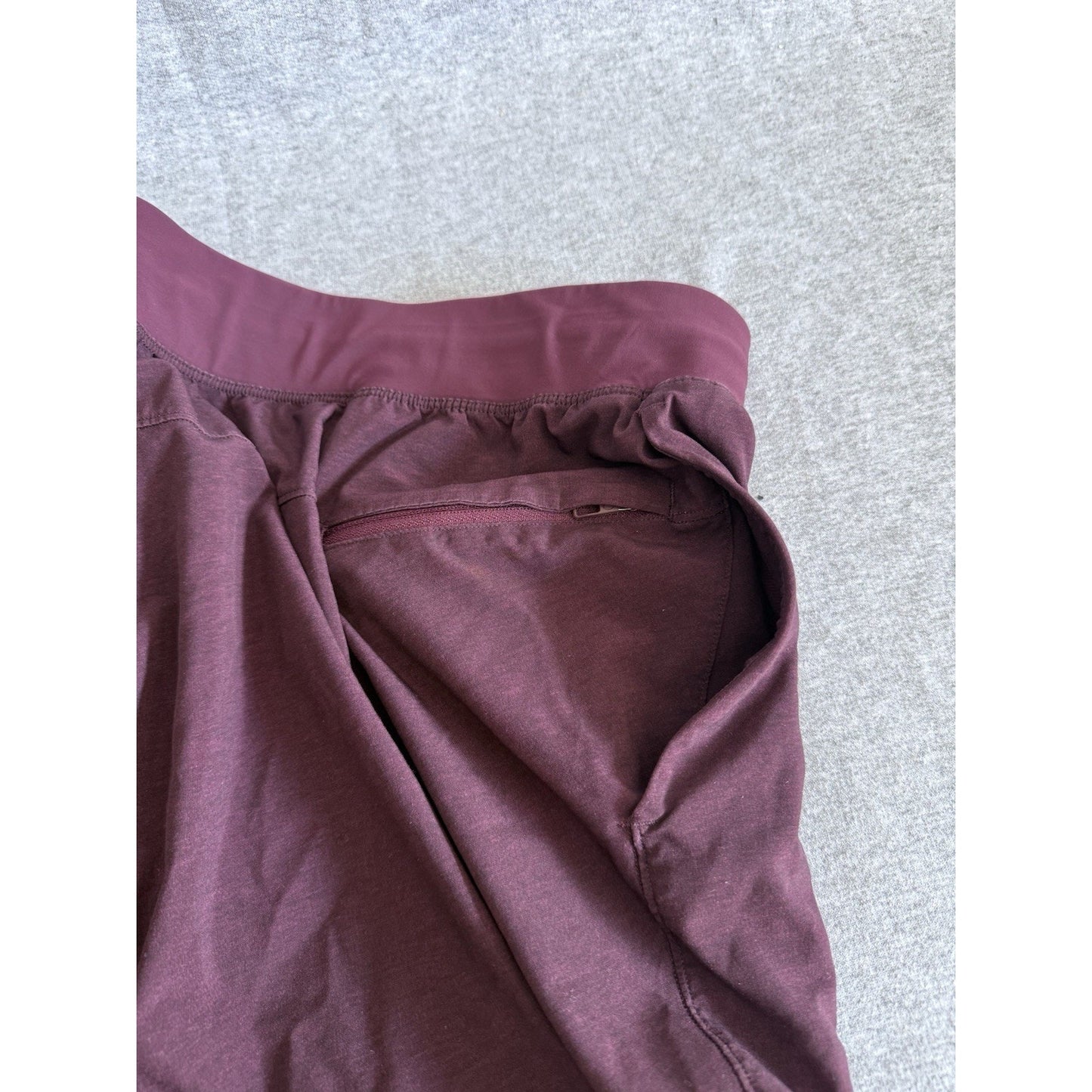 Lululemon Shorts Mens Large Purple Sweat Short Drawstring Gym Casual 10" Inseam