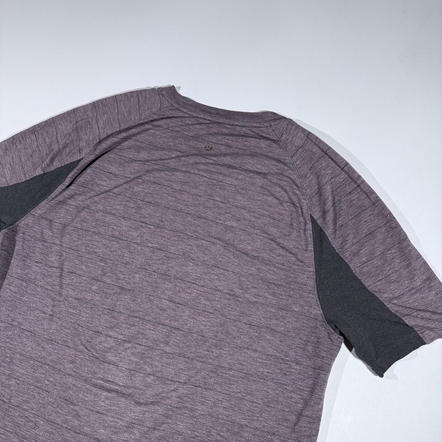Lululemon Shirt Mens Medium Stripe V Neck Athletic Tee Lightweight Purple Gray