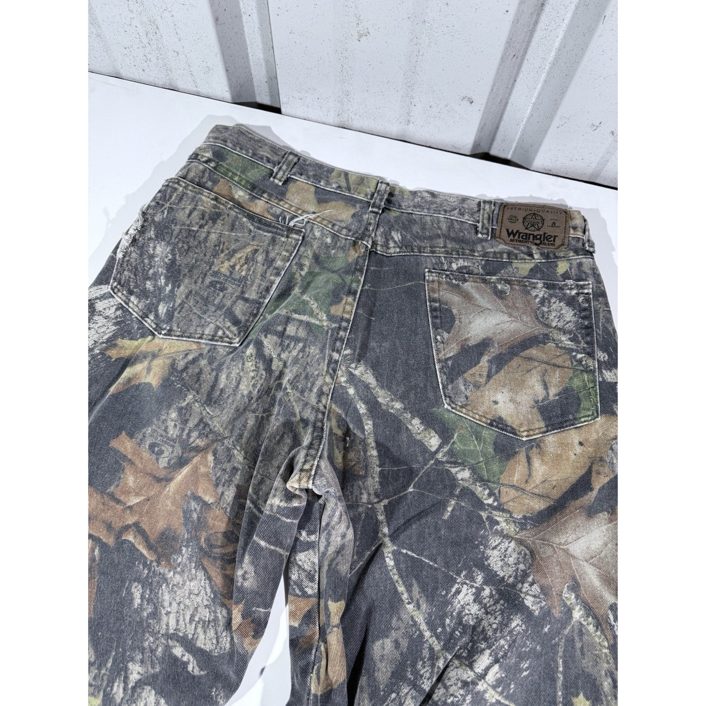 Wrangler Jeans Mens 34x31 Mossy Oak Breakup Camo Hunting Double Knee Work Pants