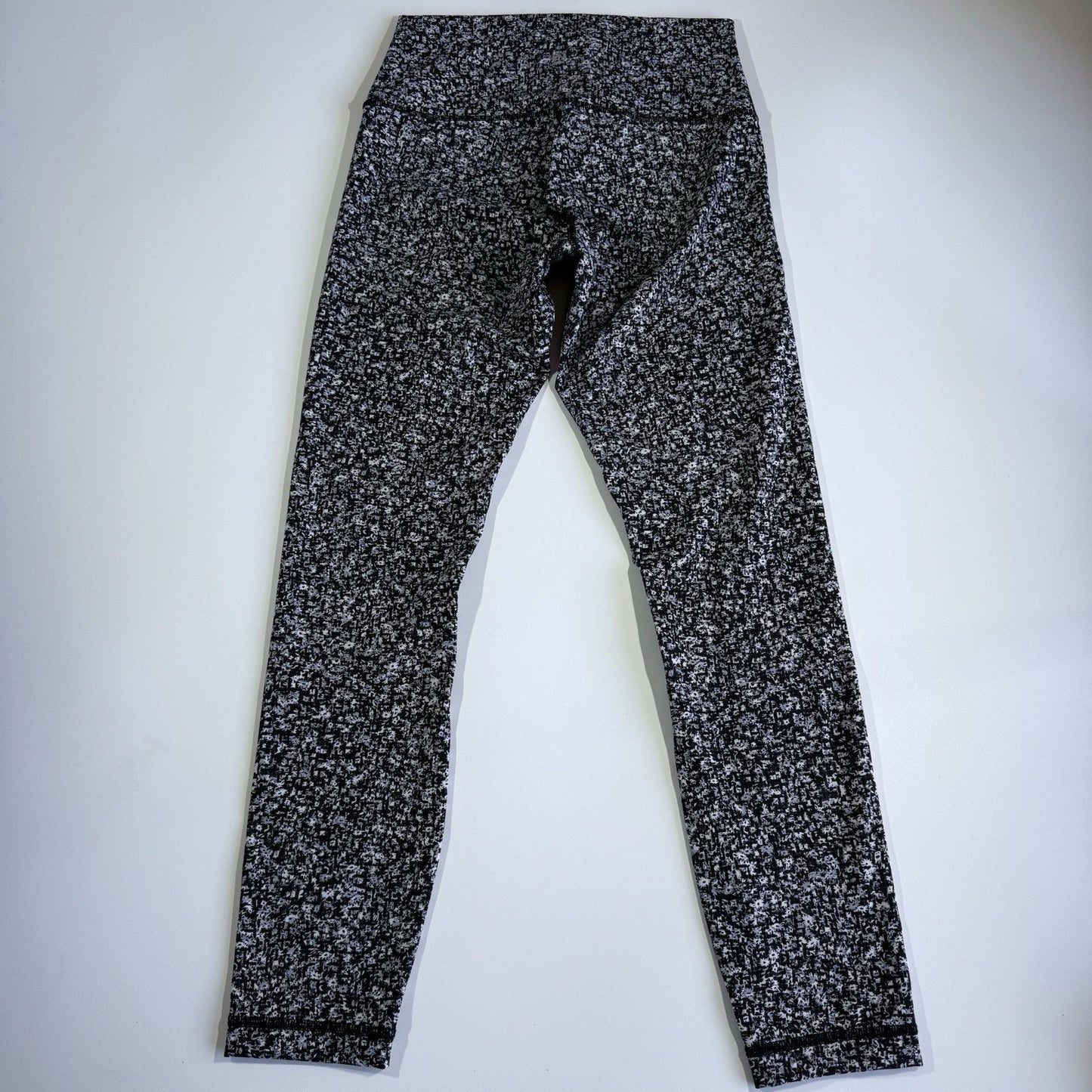 Lululemon Wunder Under Leggings in Daisy Dust Print Black White Size 6 women's