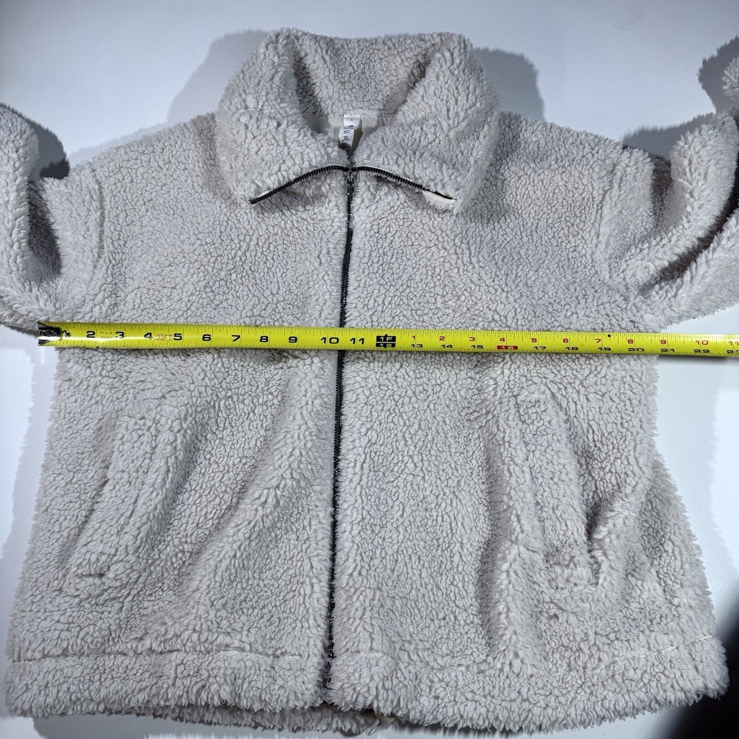 Lululemon Women’s White Sherpa Fleece Zip Jacket Size 6 Cozy Lined Logo
