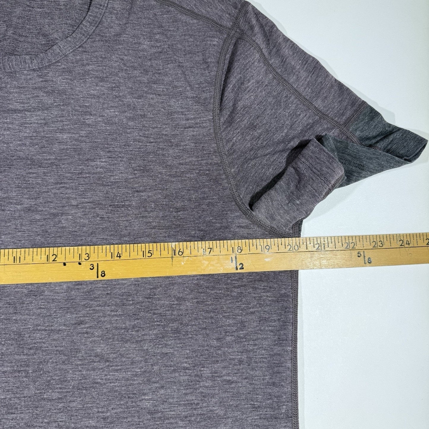 Lululemon Metal Vent Tech Shirt Men’s Medium Purple Heather Short Sleeve