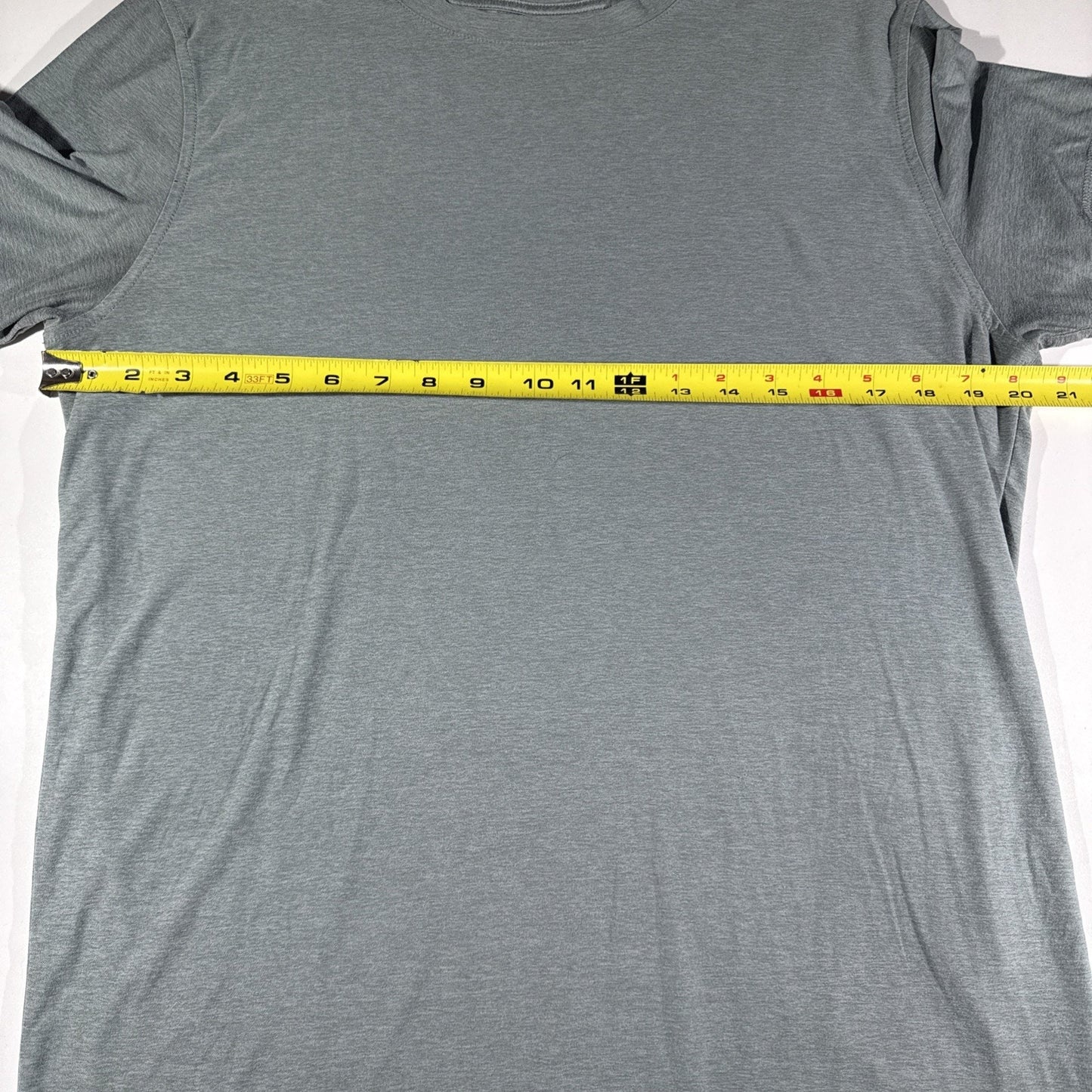 Vuori Shirt Men M Light Blue Short Sleeve Run Workout Gym Tee Active V126