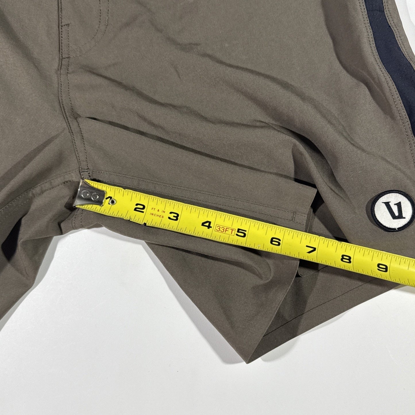 Vuori Shorts Mens Size 32 Black/Brown Board / Swim Zip pocket Style V374