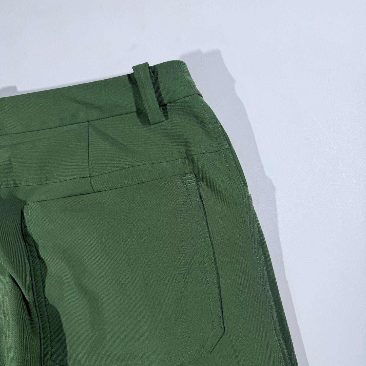 Lululemon ABC Mens Pants 32 x 32 Solid Green Casual Commuter Office Athleisure