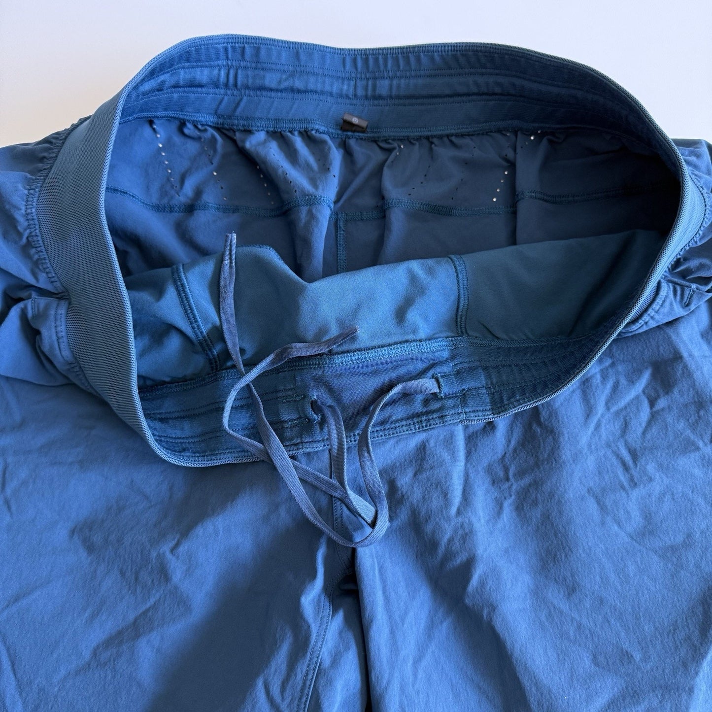 Lululemon Shorts Mens Extra Large Blue Pace Breaker Liner Athletic Running Gym
