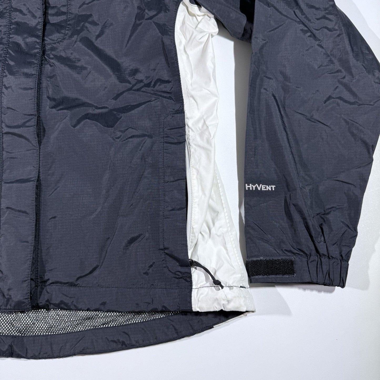 The North Face HyVent Rain Jacket Women XS Black White Hooded Waterproof Venture