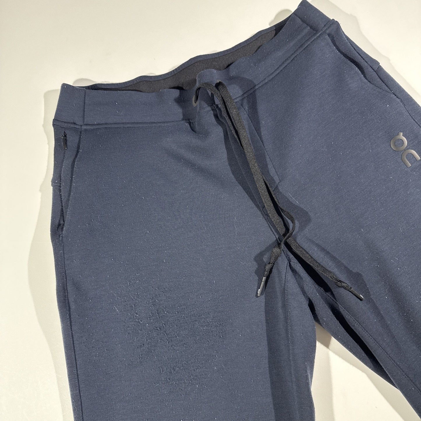 On Running Men’s Sweat Pants Small Navy Blue Athletic Joggers Swiss Engineering