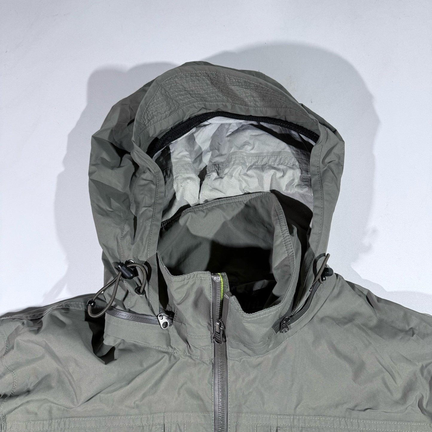 KUHL Saboteur Jacket Men’s Medium Gray Softshell Hooded Water-Resistant