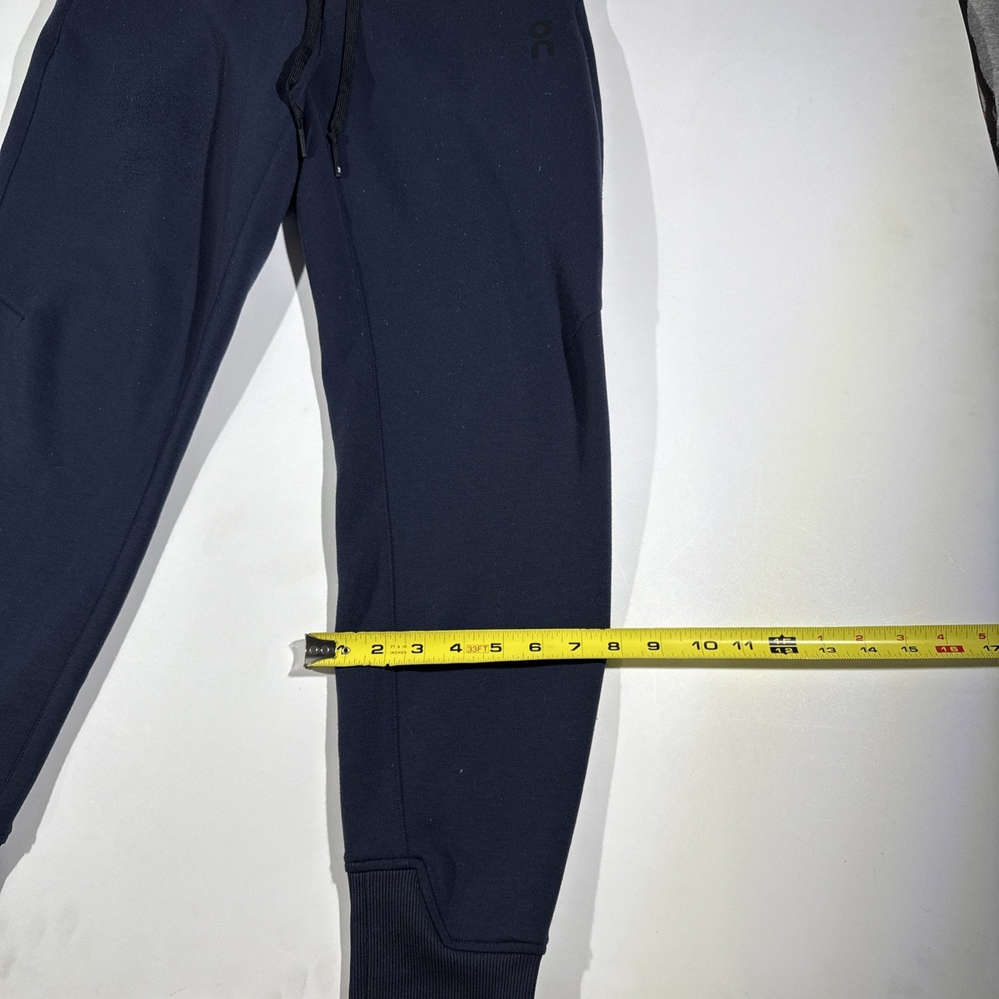 On Running Men’s Sweat Pants Small Navy Blue Athletic Joggers Swiss Engineering
