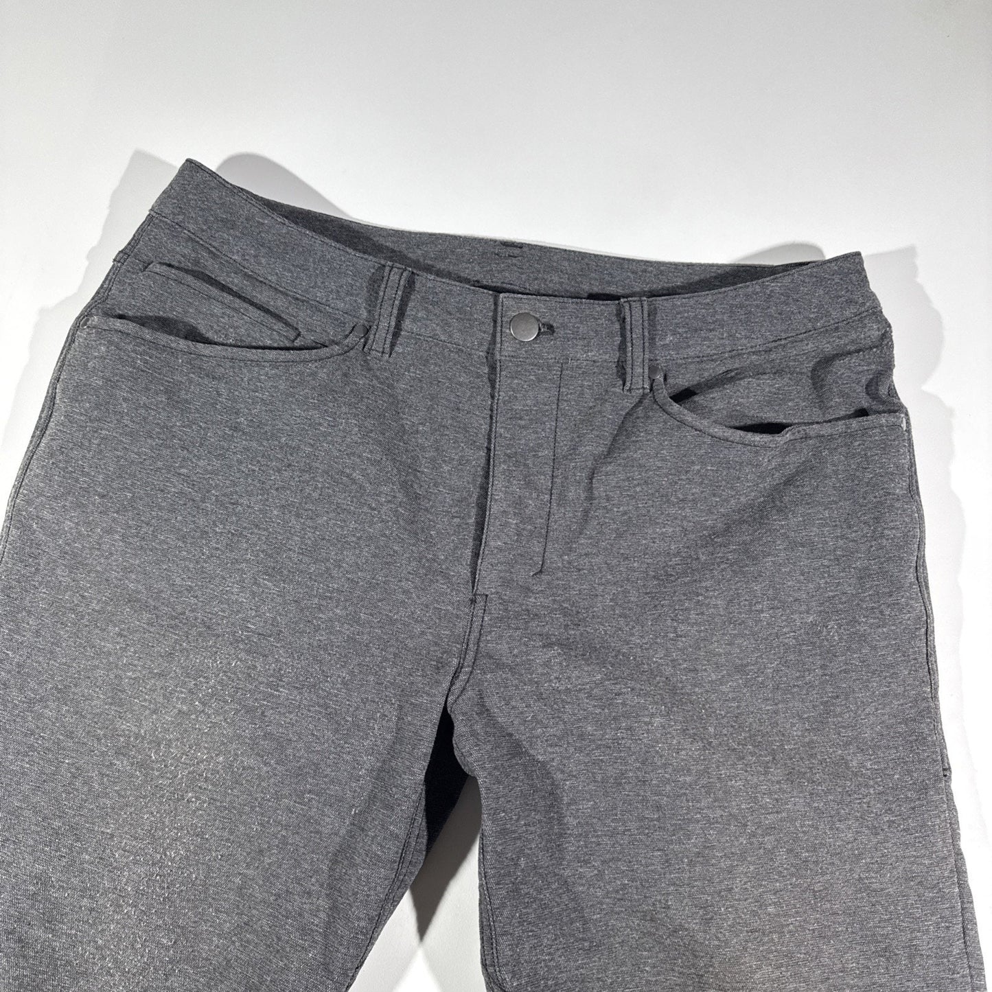 Lululemon ABC Pants Men 33X31 Grey Chino Golf Slim Leg Preppy Office