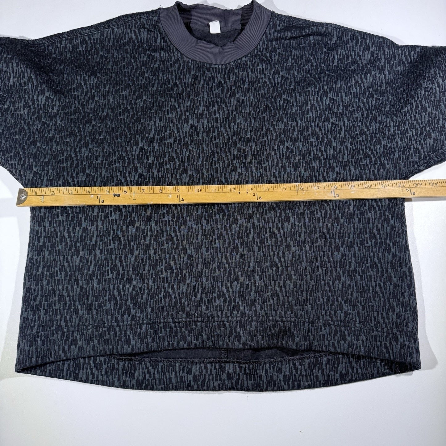 Lululemon Women’s Size 8 Textured Jacquard Crewneck Pullover Black/Obsidian