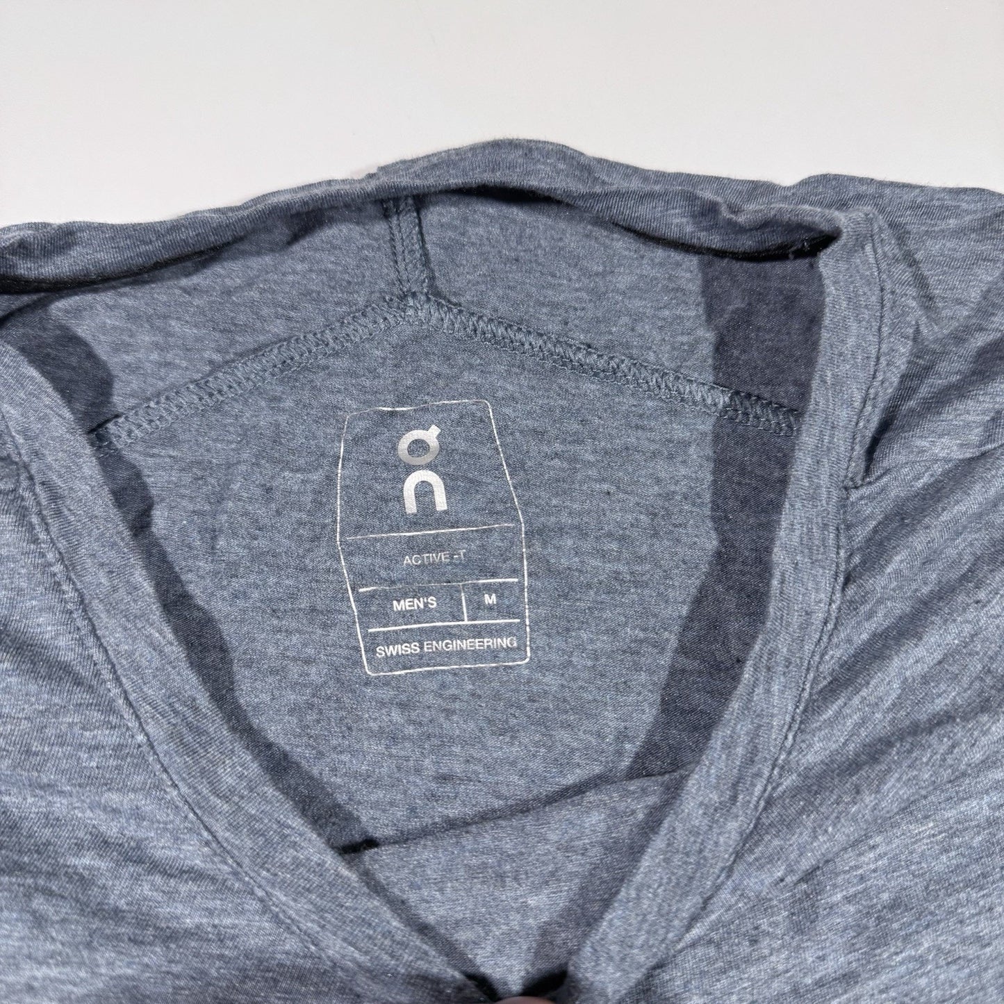 On Cloud Focus T Shirt Men’s Size Medium Blue Performance Athletic Running