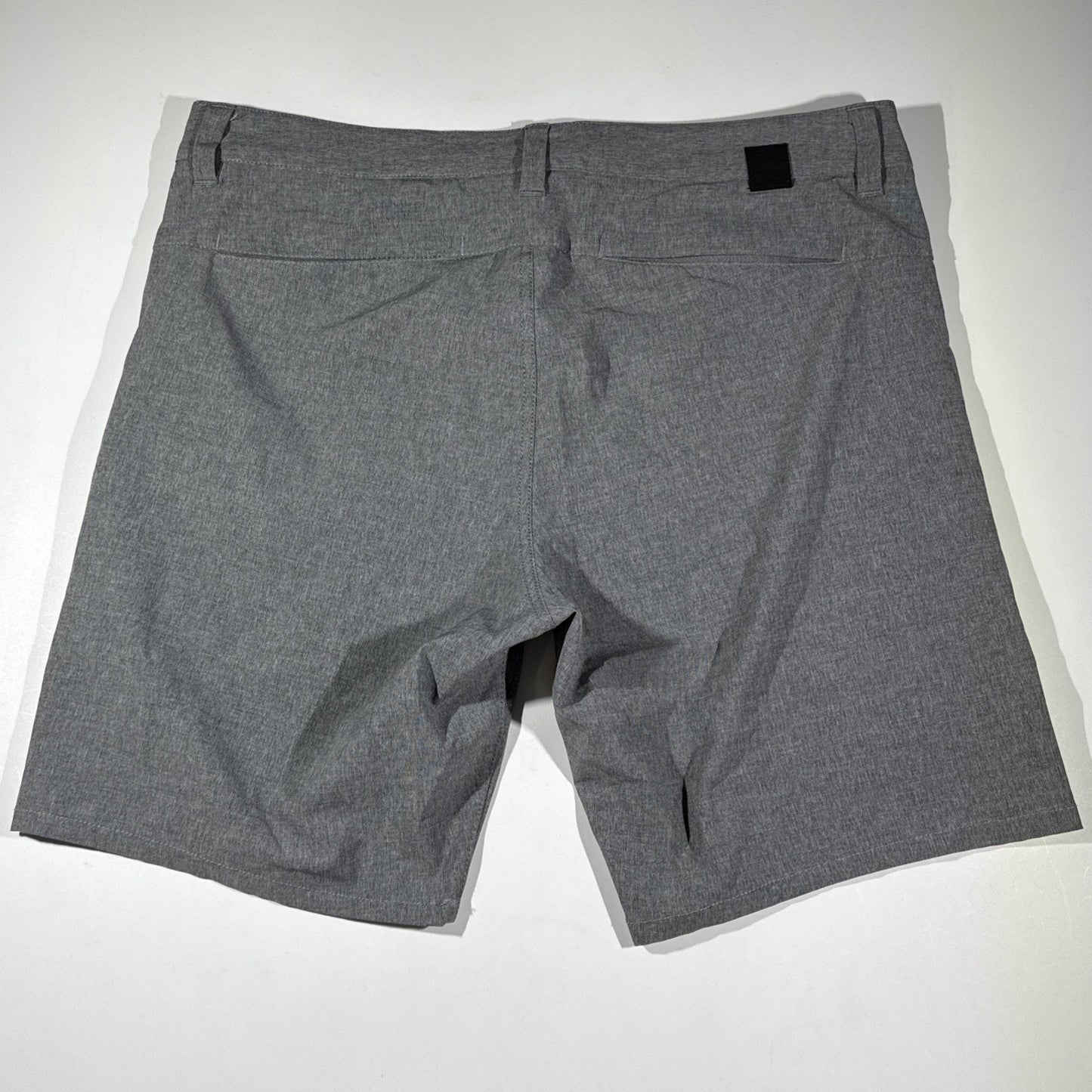 Vuori Aim Performance Chino Shorts Men Size 33 Lt Gray Stretch Sport Golf V368