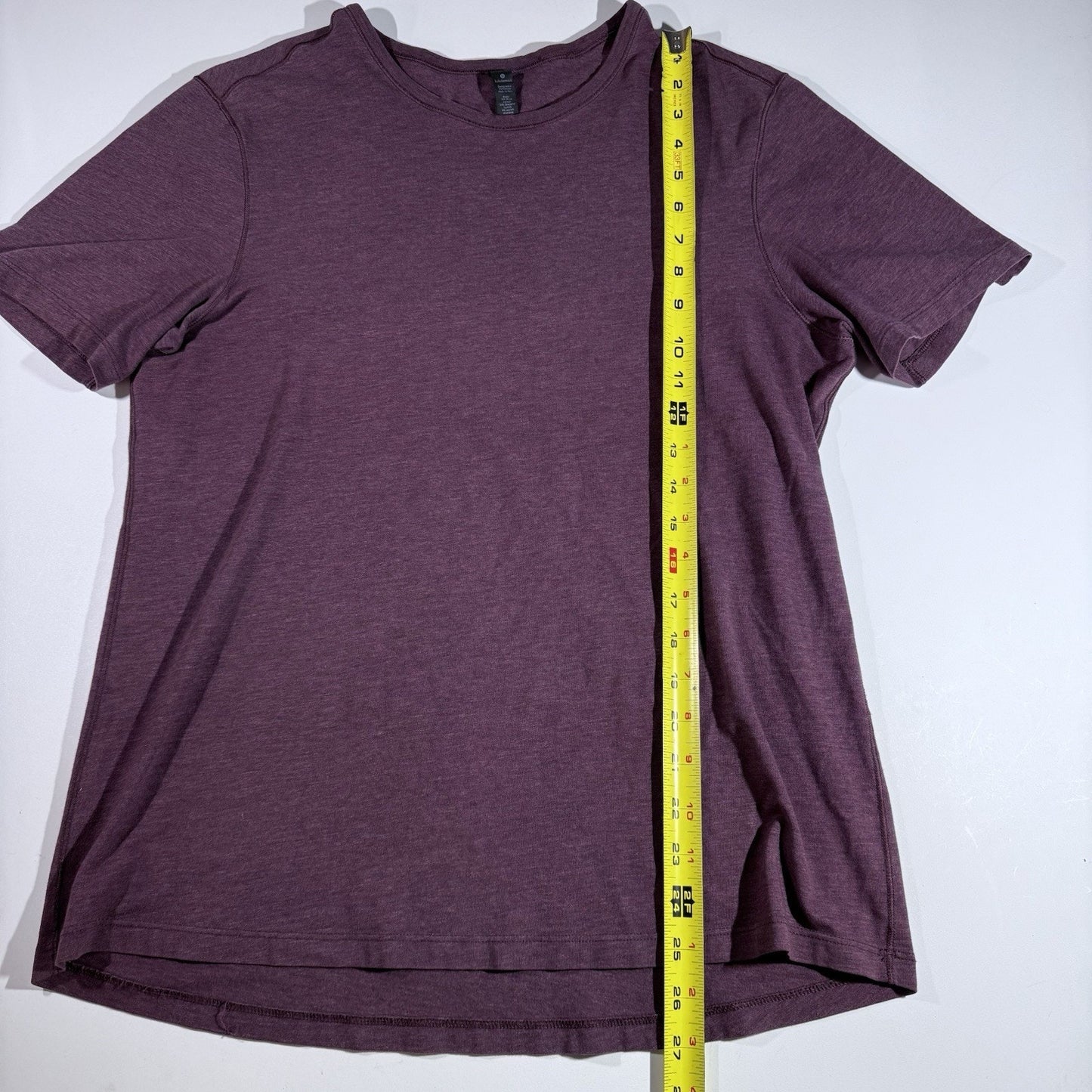 Lululemon Mens Size M Classic Fundamental Crewneck Short Sleeve Burgundy T-Shirt