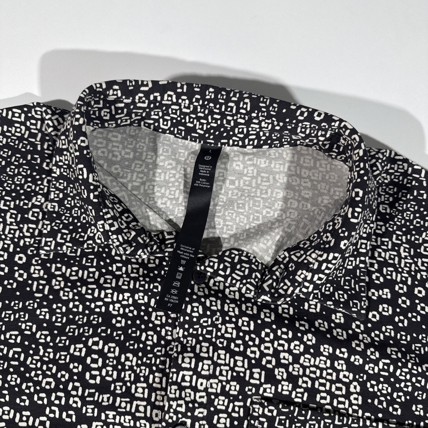 Lululemon Commission Short Sleeve Shirt Black White Patterned Button Up Mens L