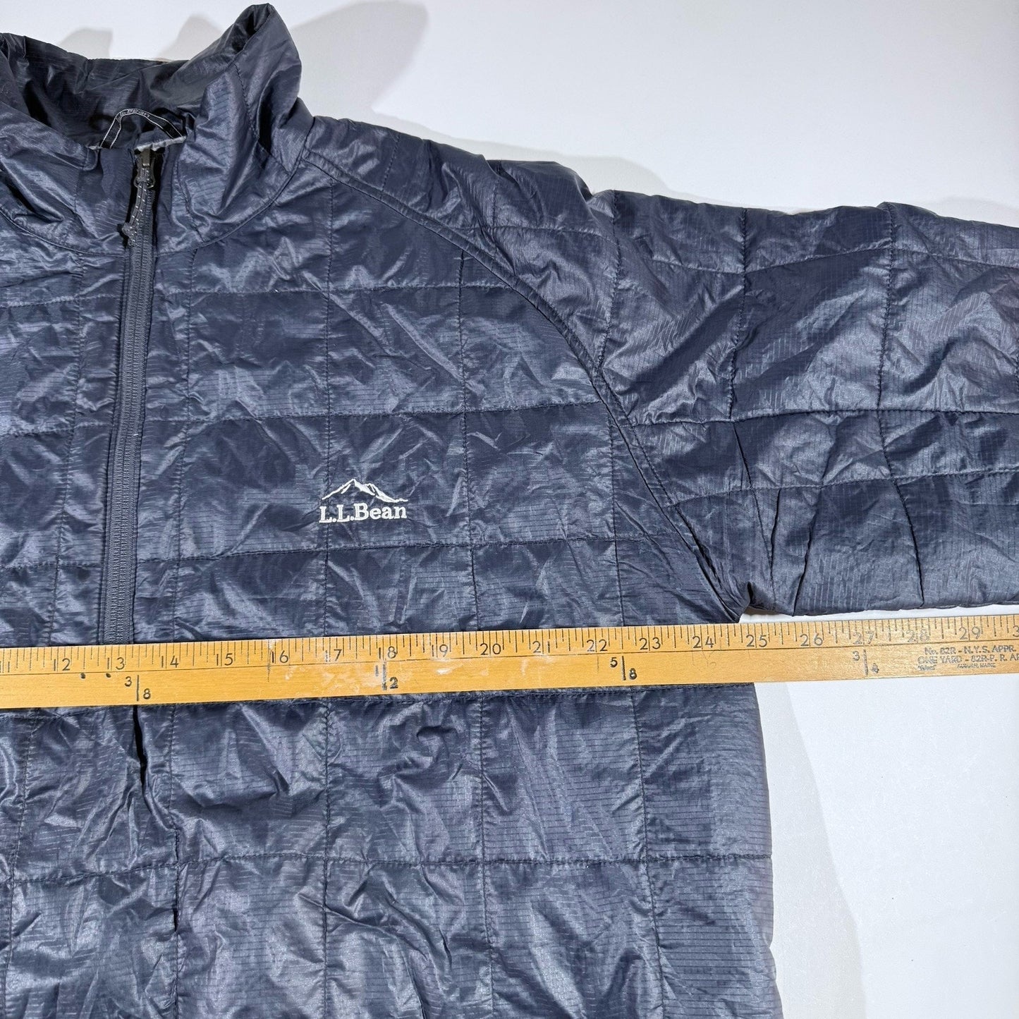 LLBean Men’s Primaloft Hooded Parkway Puffer Navy Gray Jacket Size Large MINTY