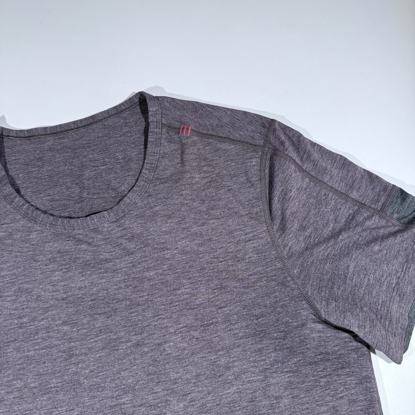 Lululemon Metal Vent Tech Shirt Men’s Medium Purple Heather Short Sleeve