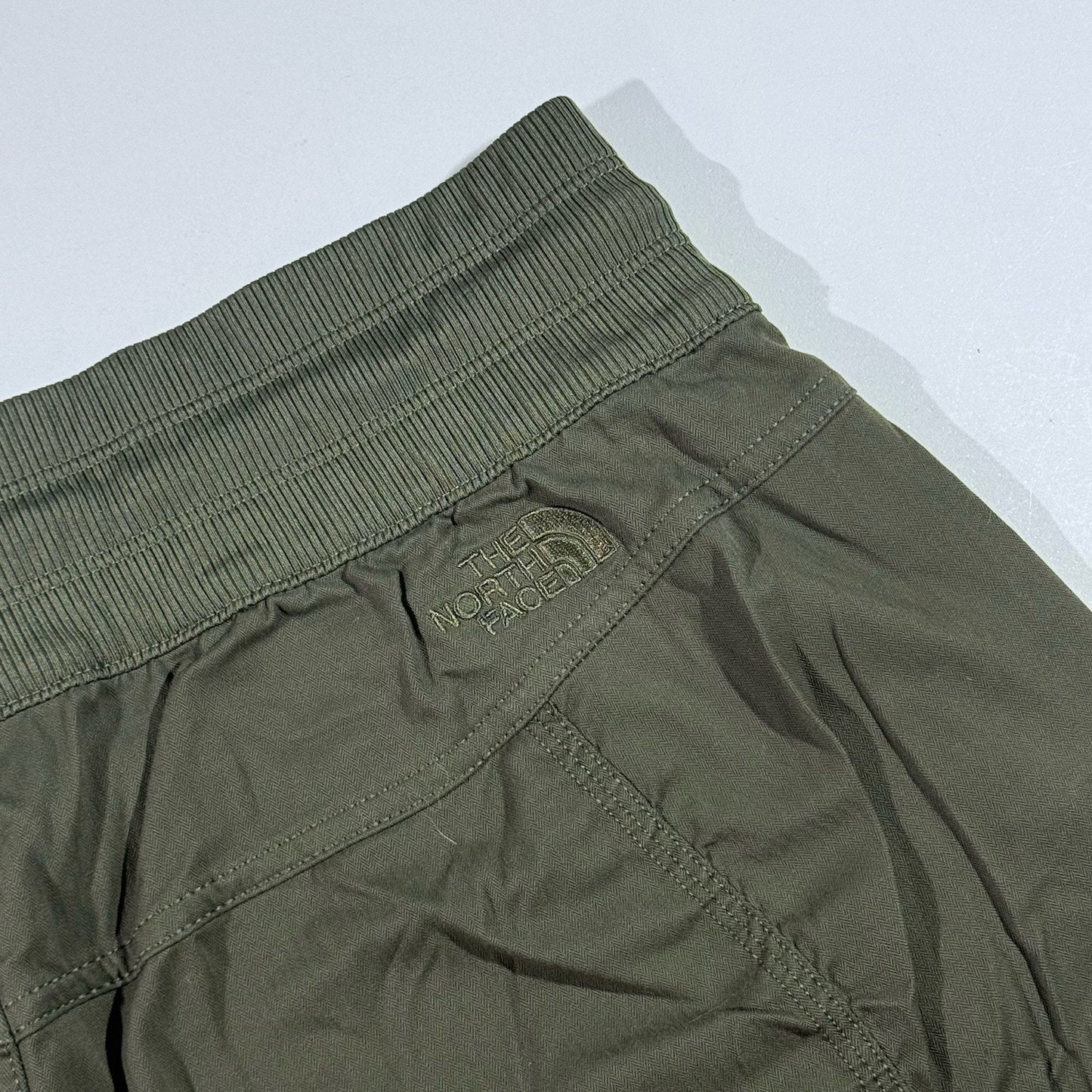 The North Face Aphrodite 2.0 Capri Pants Womens Medium Green Hiking Outdoor