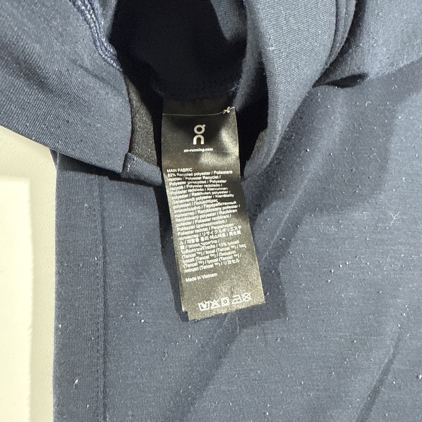 On Running Men’s Sweat Pants Small Navy Blue Athletic Joggers Swiss Engineering