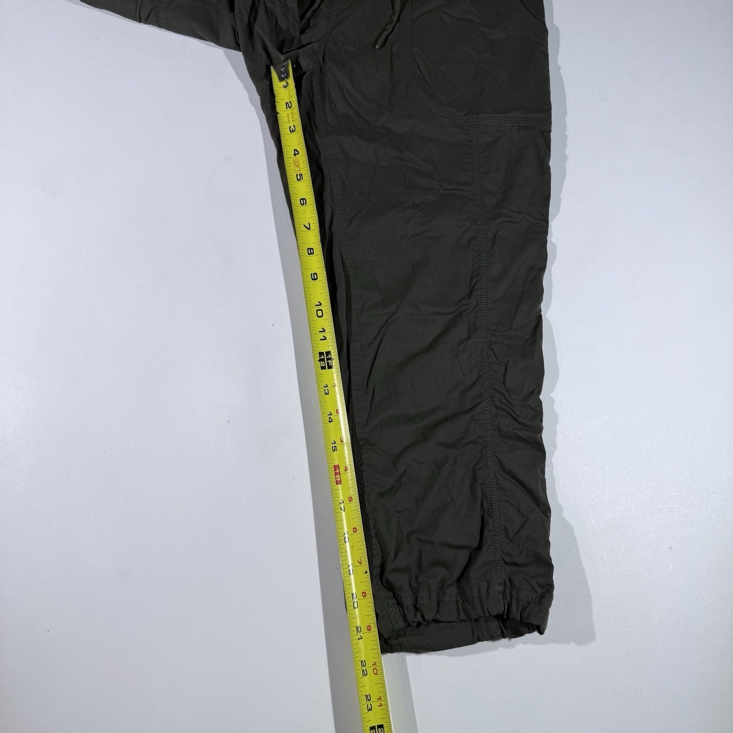 The North Face Aphrodite 2.0 Capri Pants Womens Medium Green Hiking Outdoor