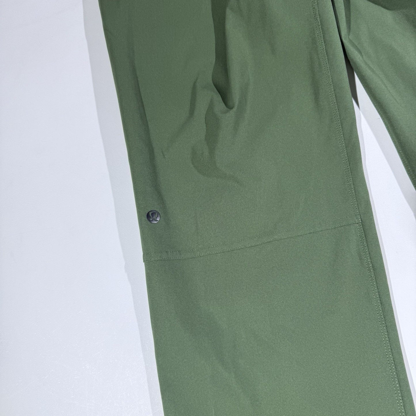 Lululemon ABC Mens Pants 32 x 32 Solid Green Casual Commuter Office Athleisure