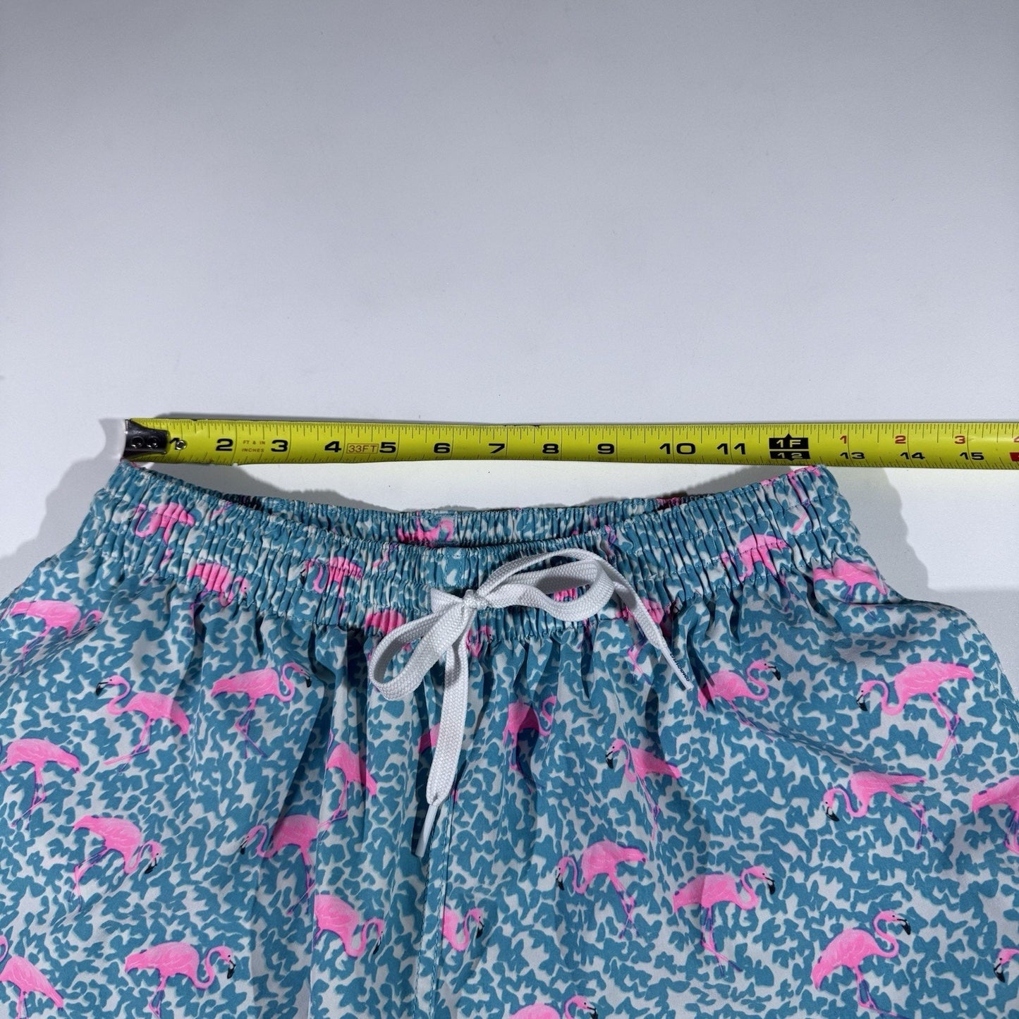 Chubbies Flamingo Camo Swim Trunks Men’s Medium 4” Inseam Quick Dry Shorts