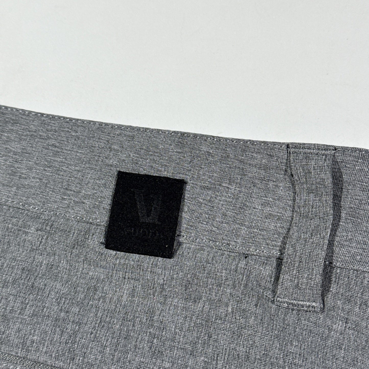 Vuori Aim Performance Chino Shorts Men Size 33 Lt Gray Stretch Sport Golf V368