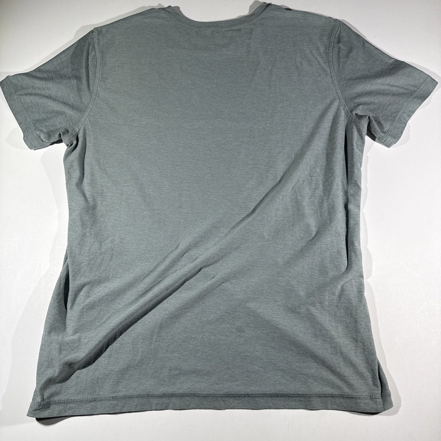 Vuori Shirt Men M Light Blue Short Sleeve Run Workout Gym Tee Active V126