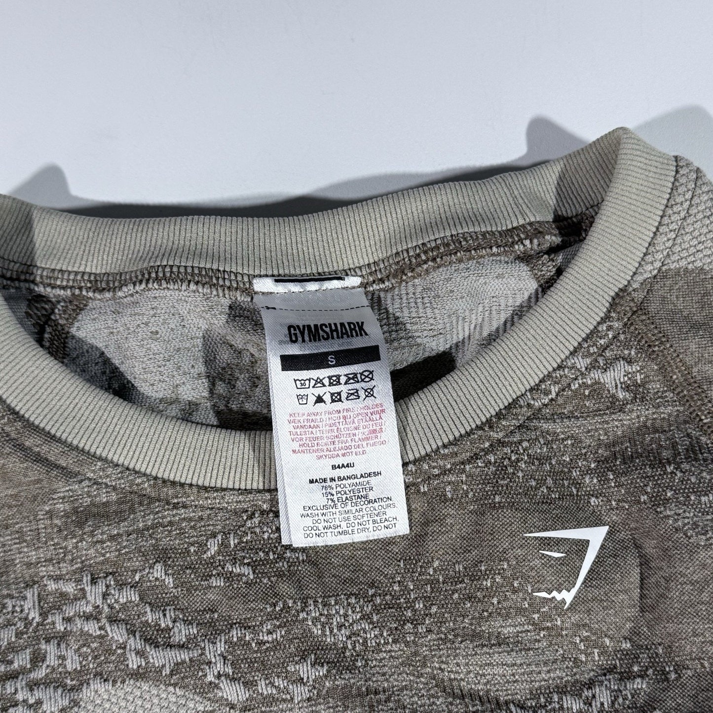 Gymshark Adapt Camo Seamless Lace Back Long Sleeve Crop Top Womens Small Taupe