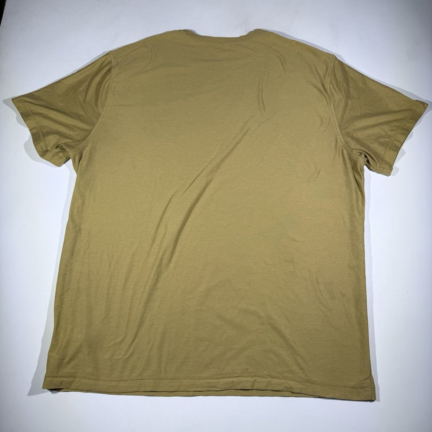 Vuori Strato Tech Tee Shirt Mens 2XL Short Sleeve T-Shirt Stretch V126