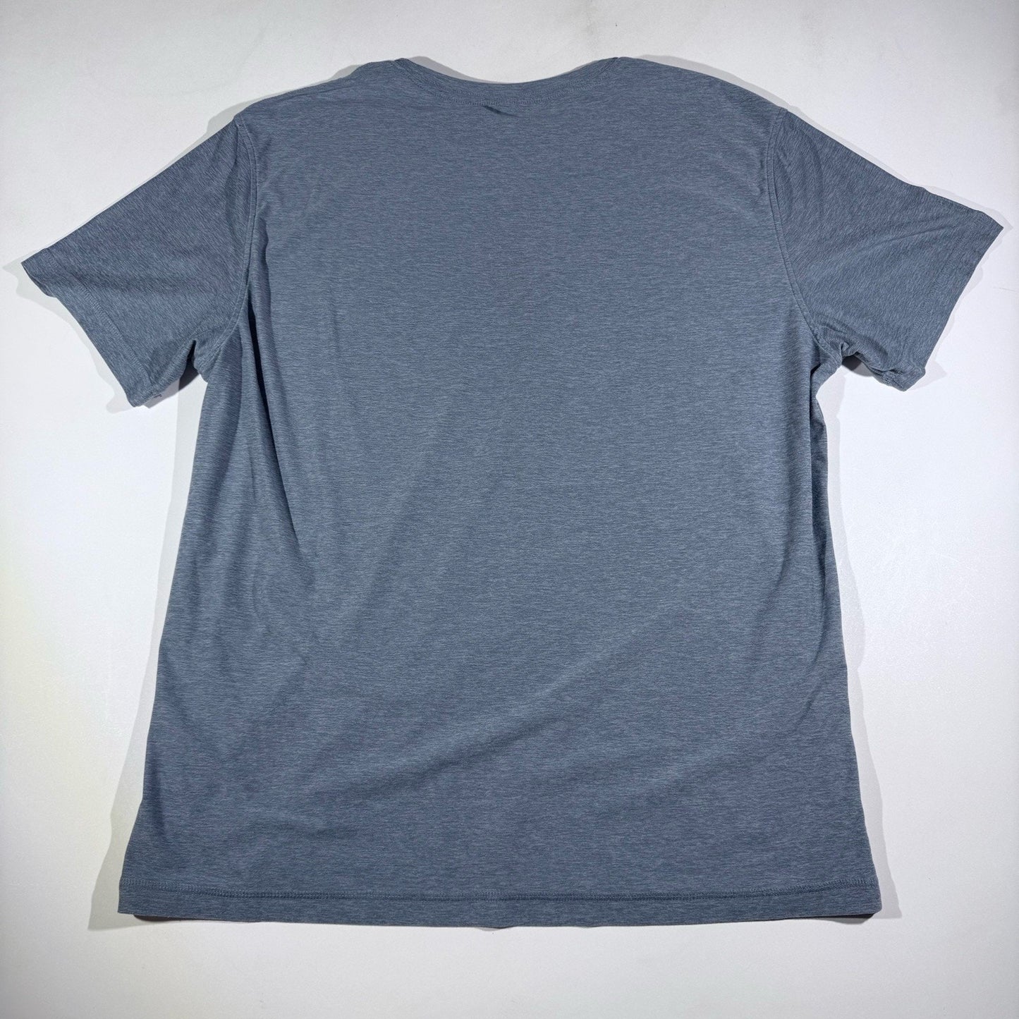 Vuori Strato Tech Tee Shirt Mens XL Blue Short Sleeve T-Shirt Stretch V126