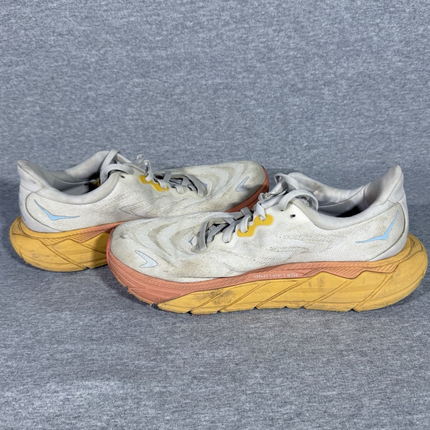 Hoka One One Arahi 6 Women’s Running Shoes Size 7.5B White Orange Yellow