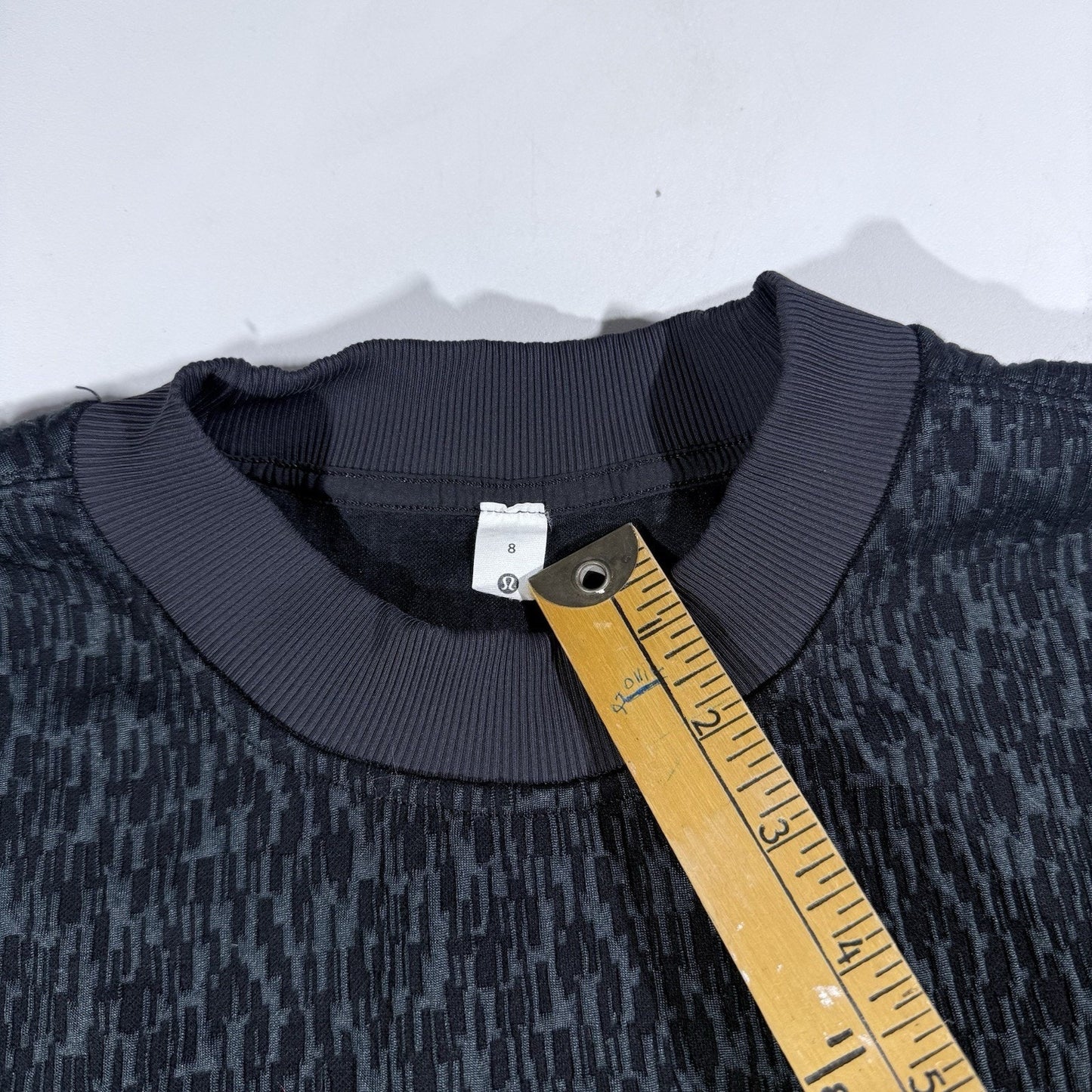 Lululemon Women’s Size 8 Textured Jacquard Crewneck Pullover Black/Obsidian