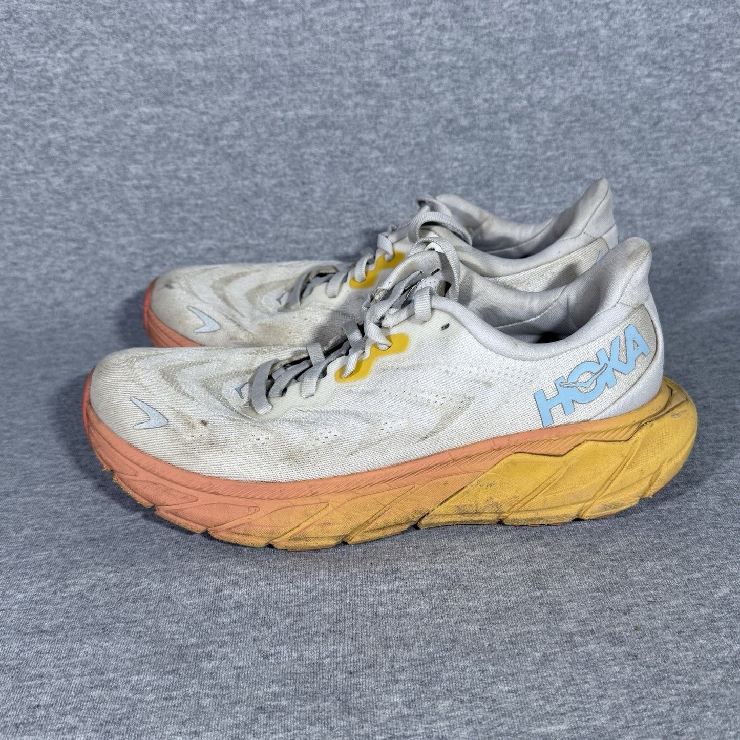 Hoka One One Arahi 6 Women’s Running Shoes Size 7.5B White Orange Yellow