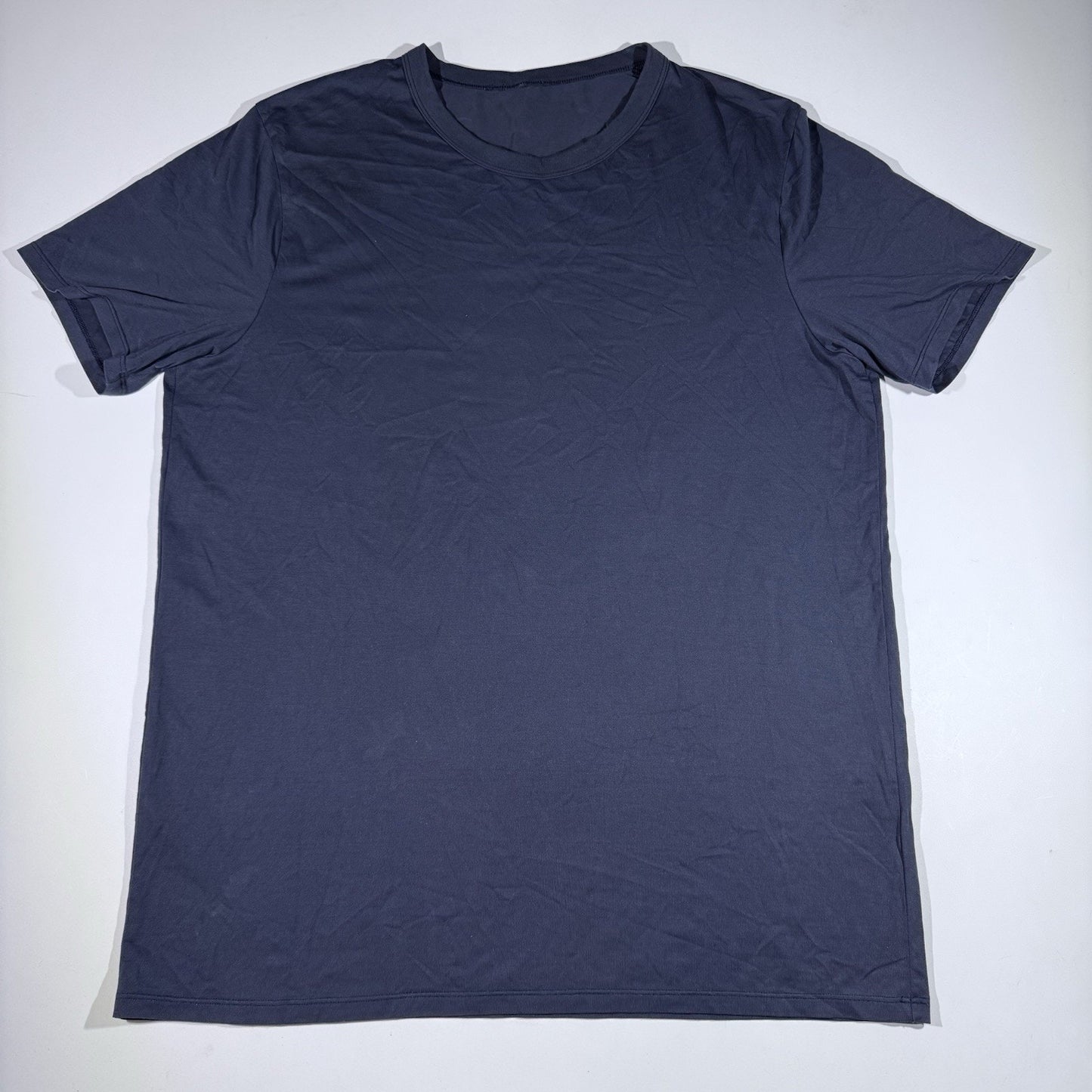 Lululemon Men’s Heathered Navy Crew Neck T-Shirt Short Sleeve Size L 21x28.5