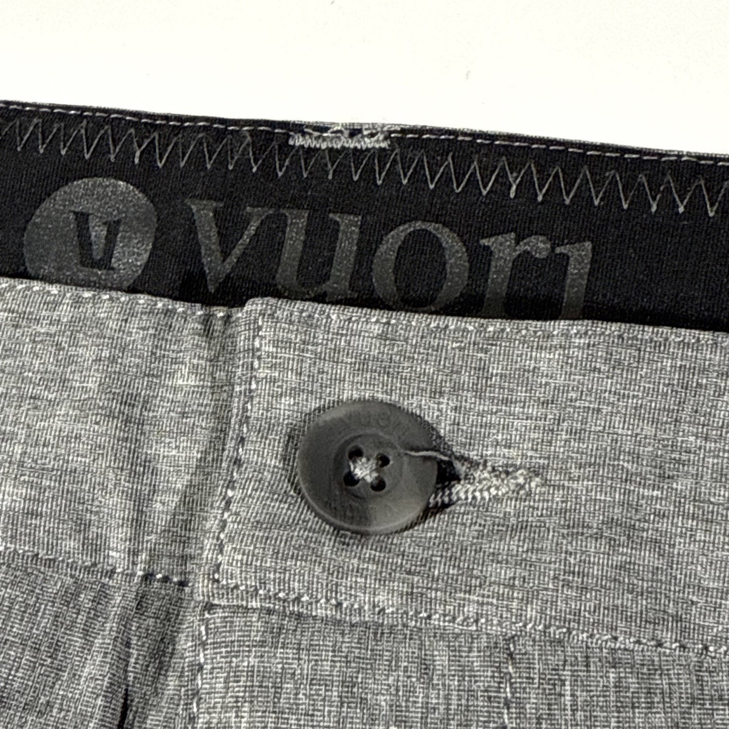 Vuori Aim Performance Chino Shorts Men Size 33 Lt Gray Stretch Sport Golf V368