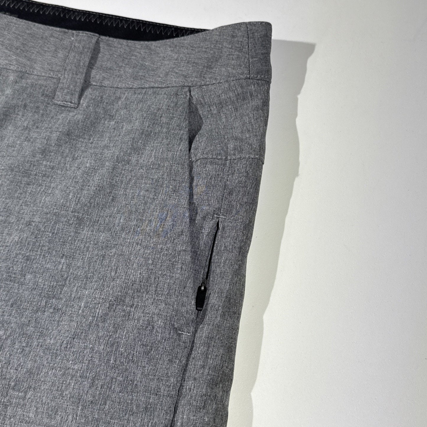 Vuori Aim Performance Chino Shorts Men Size 33 Lt Gray Stretch Sport Golf V368