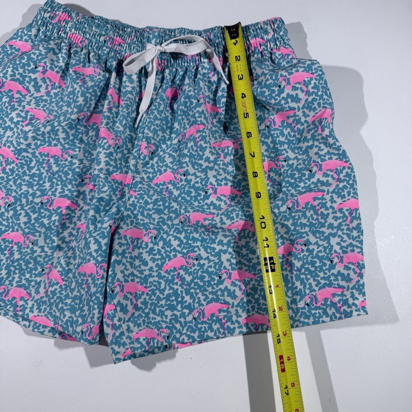 Chubbies Flamingo Camo Swim Trunks Men’s Medium 4” Inseam Quick Dry Shorts