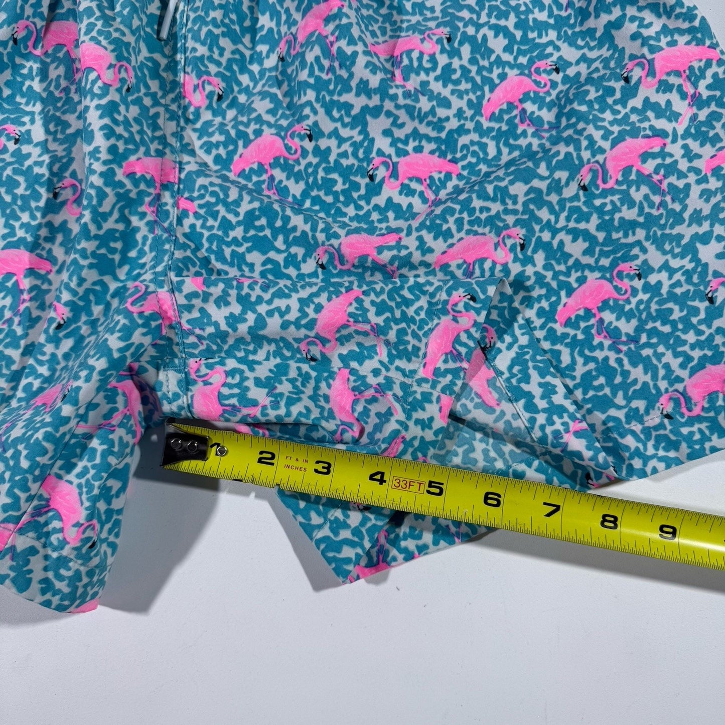 Chubbies Flamingo Camo Swim Trunks Men’s Medium 4” Inseam Quick Dry Shorts