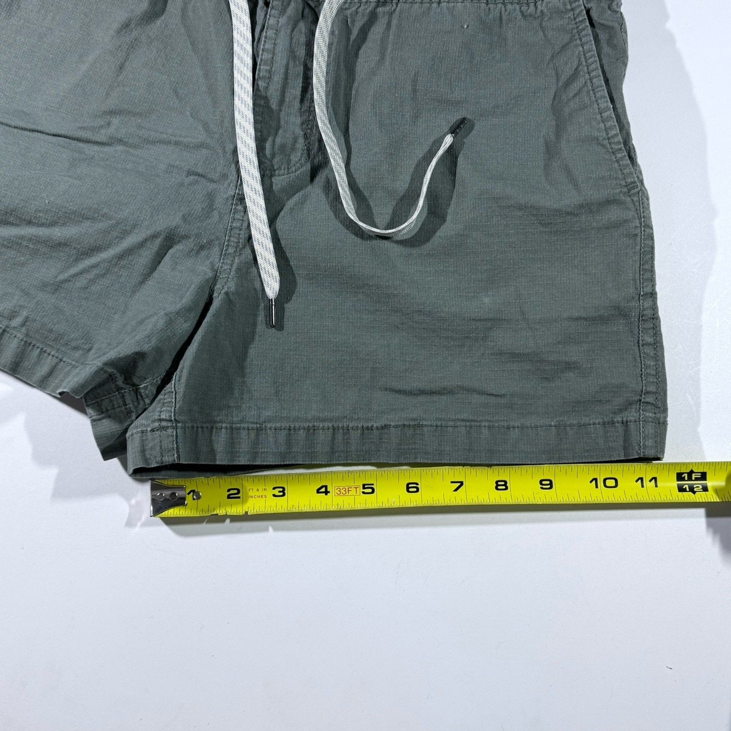 Vuori Shorts Womens large Ripstop Hiking Performance Organic Cotton Army Green